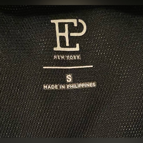 EP⛳️NewYork Pro White & Black Mesh ZipFitted top Pit-Pit 19”L24”Bright White
EUC - Picture 3 of 7